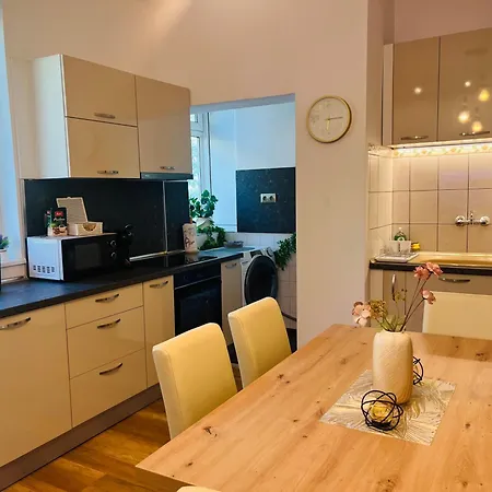 Detelina Bee Happy In Apartamento *