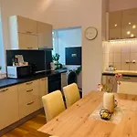 Detelina Bee Happy In Apartman *
