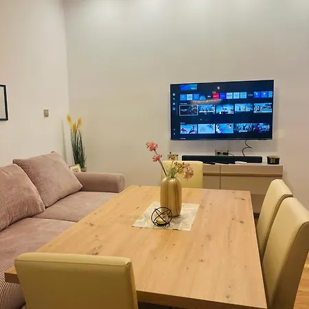 Апартаменты Detelina Bee Happy In