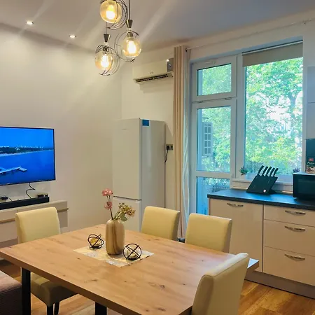 Detelina Bee Happy In * Бургас